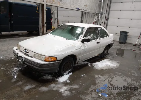 1995 Ford Escort z USA, uszkodzony, nr VIN 1FASP10J0SW326017